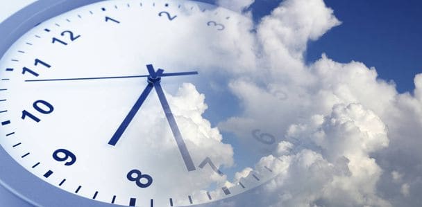 Une horloge dans le ciel