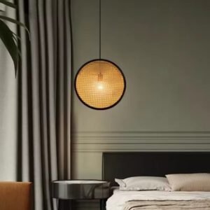 Suspension rotin et bambou moderne