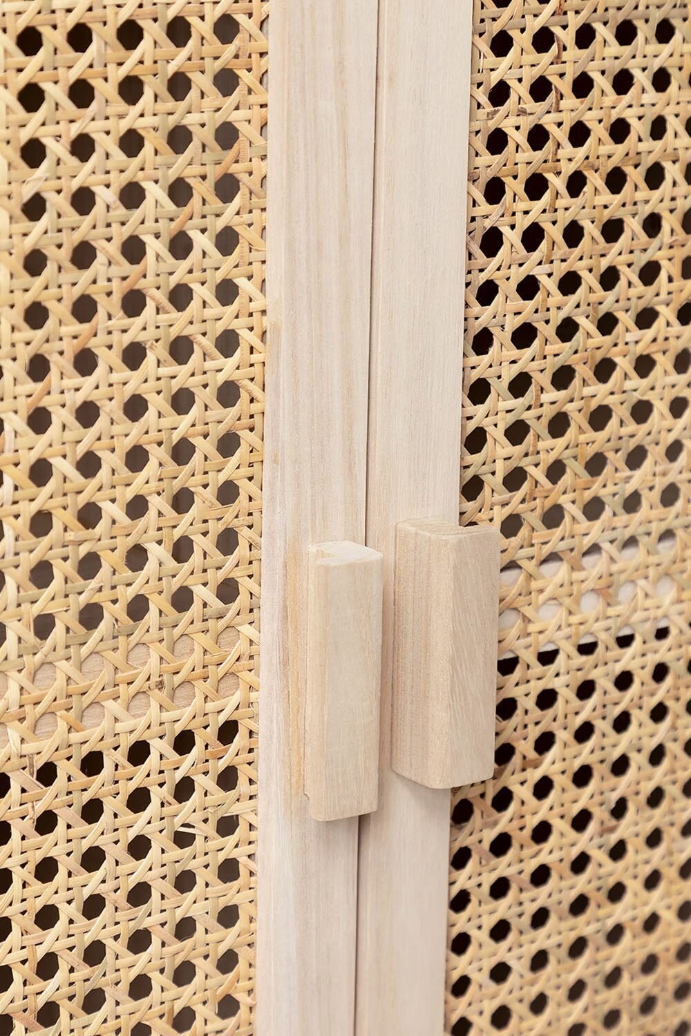 Buffet Rotin Et Bois Contemporain Avec Tiroirs Aashita