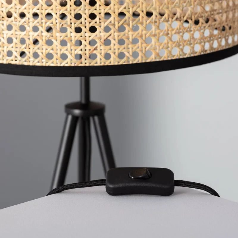 Lampadaire Trépied Cannage Chic Design Intemporel Maelle 5 Lampadaire Trépied Cannage Chic Design Intemporel Maelle