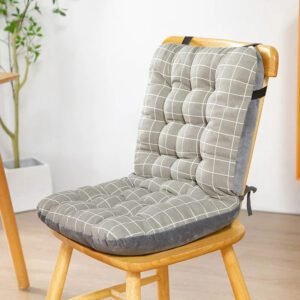 Coussin Chaise Rotin Lignes Geometriques 03.jpg