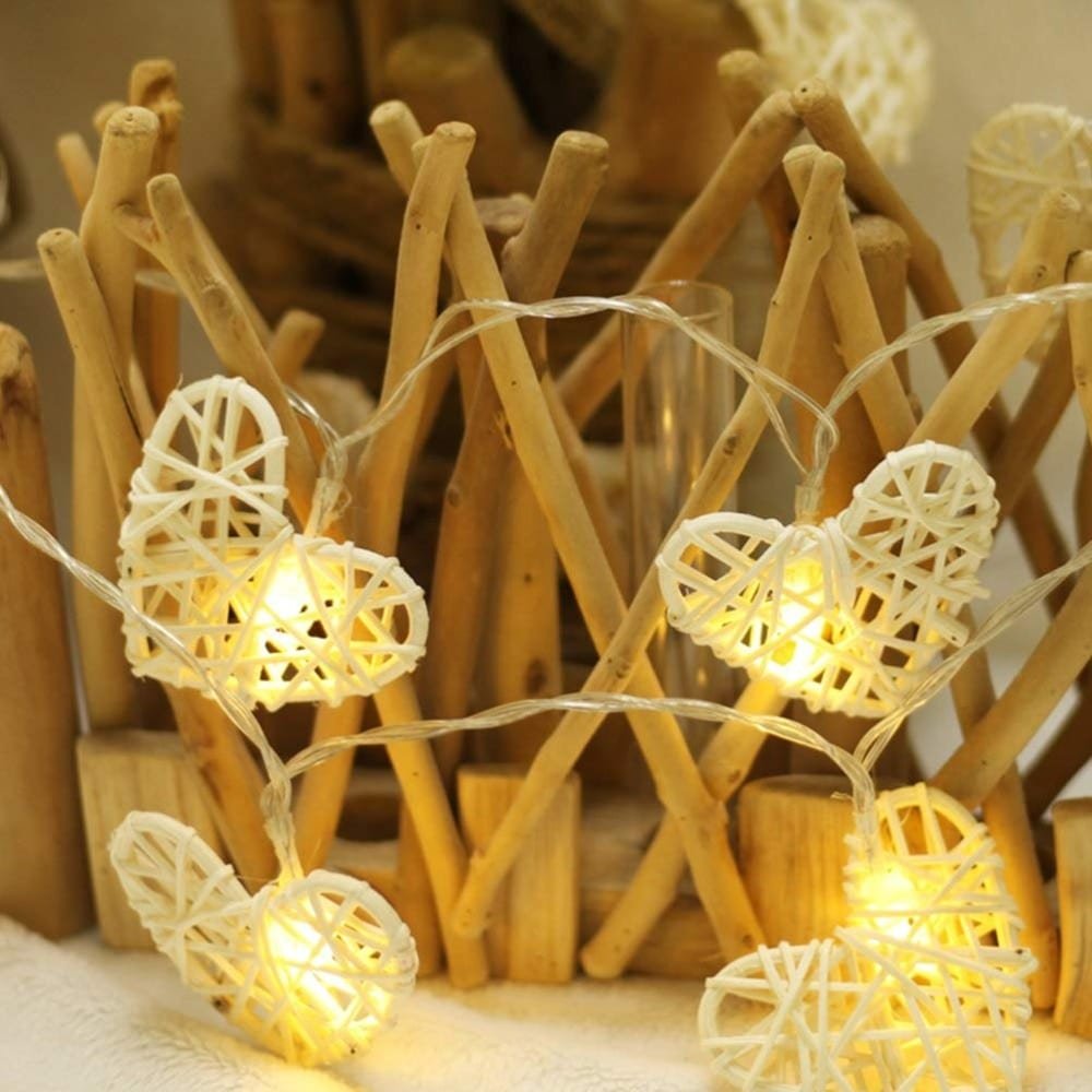 Guirlande Lumineuse En Rotin Forme Cœur Élégante Et Chaleureuse 1 Guirlande Lumineuse En Rotin En Forme De Coeur 3.jpg