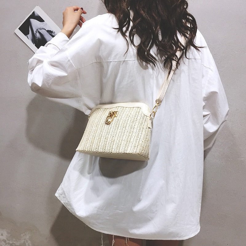Sac À Main De Plage Beige En Rotin Avec Chaînes Élégantes 4 Sac A Main De Plage Beige En Rotin A Chaines Pour Femme 9.jpg