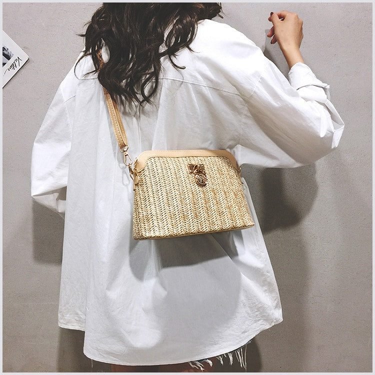 Sac À Main De Plage Marron En Rotin À Chaînes Élégant Pour Femme 3 Sac A Main De Plage Marron En Rotin A Chaines Pour Femme 2.jpg