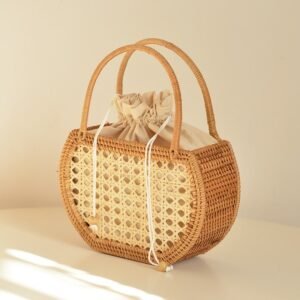 Panier A Main Vintage En Rotin.jpg