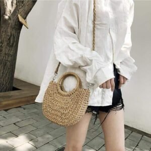 Sac À Bandoulière En Rotin Demi-Lune Tissé Style Bohème Chic 9 Sac A Bandouliere Demi Rond Tisse En Rotin 5.jpg
