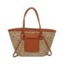 Sac De Plage Marron En Rotin Tisse.jpg