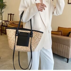 Sac De Plage Noir En Rotin Tisse 3.jpg