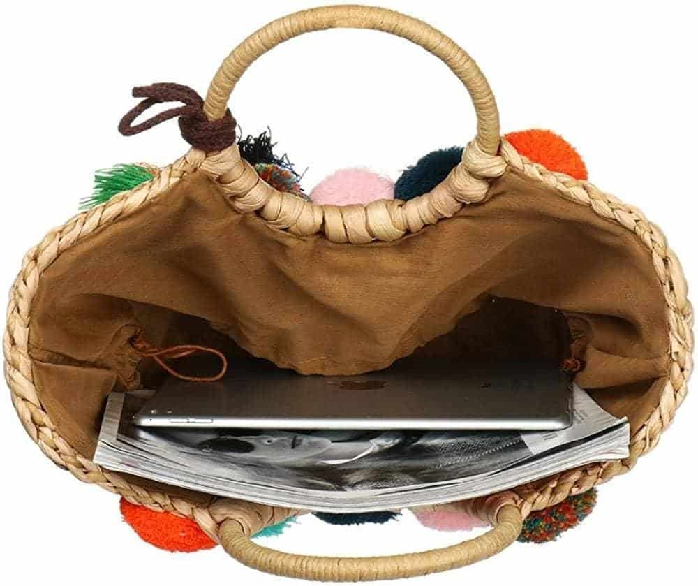 Sac Tissé Rotin À Pompons Style Bohème Authentique 3 Sac Tisse Style Rotin A Pompons 2.jpg