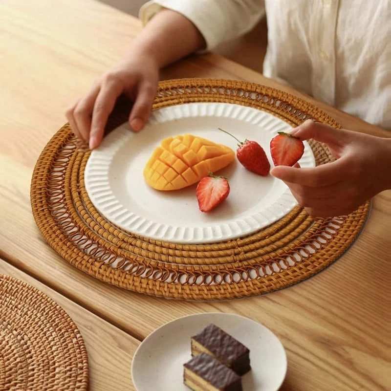 Set De Table Rond En Plastique Tressé Effet Rotin 3 Set Table Effet Rotin Rond Plastique 03.jpg